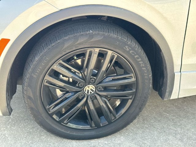 2022 Volkswagen Tiguan 2.0T SE R-Line Black