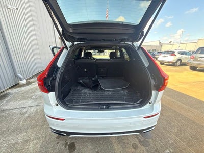 2019 Volvo XC60 Hybrid T8 R-Design