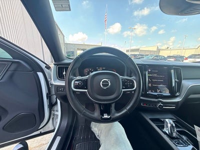 2019 Volvo XC60 Hybrid T8 R-Design