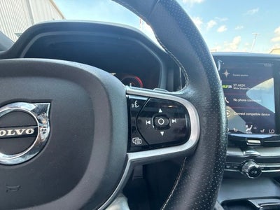 2019 Volvo XC60 Hybrid T8 R-Design