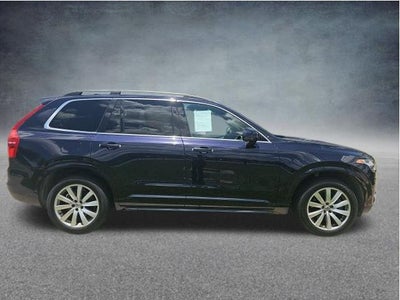 2017 Volvo XC90 T6 Momentum