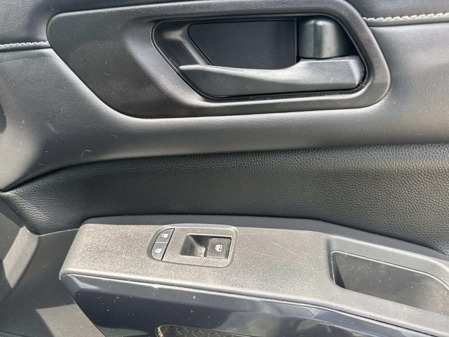 2023 Nissan Pathfinder S