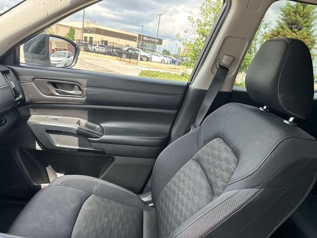 2023 Nissan Pathfinder S