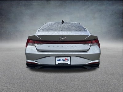 2022 Hyundai Elantra SE