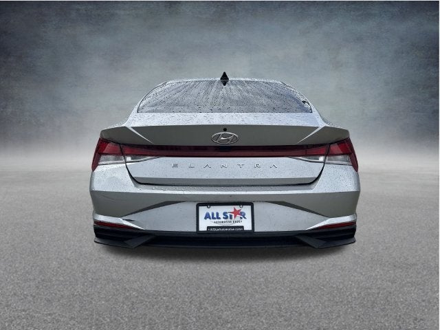 2022 Hyundai Elantra SE
