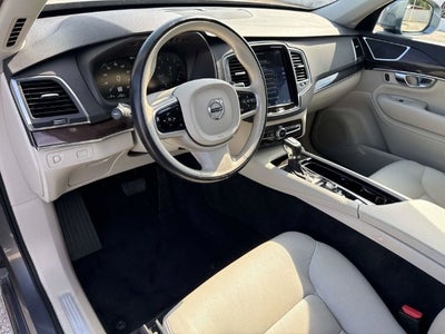 2019 Volvo XC90 Momentum
