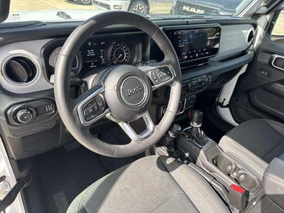2025 Jeep Wrangler 4-Door Sahara 4x4