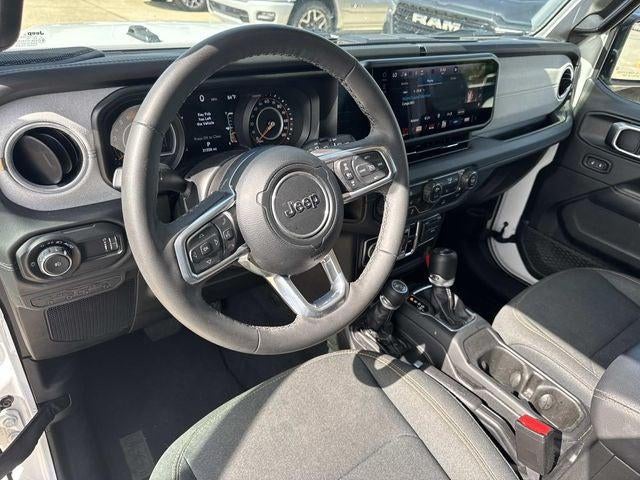 2025 Jeep Wrangler 4-Door Sahara 4x4