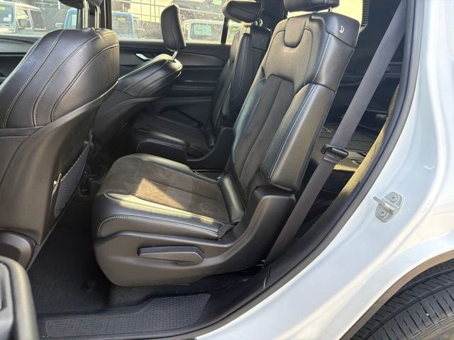 2023 Jeep Grand Cherokee L Altitude 4x2