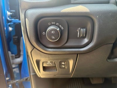 2023 RAM 1500 Big Horn Crew Cab 4x4 5'7' Box