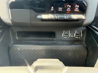 2023 RAM 1500 Big Horn Crew Cab 4x4 5'7' Box