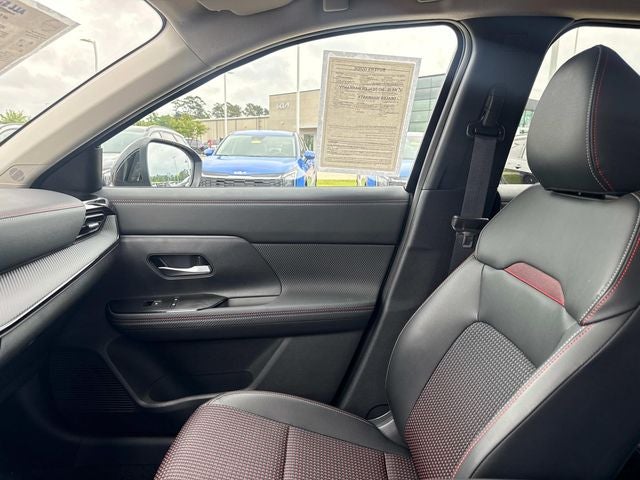 2025 Nissan Kicks SR FWD