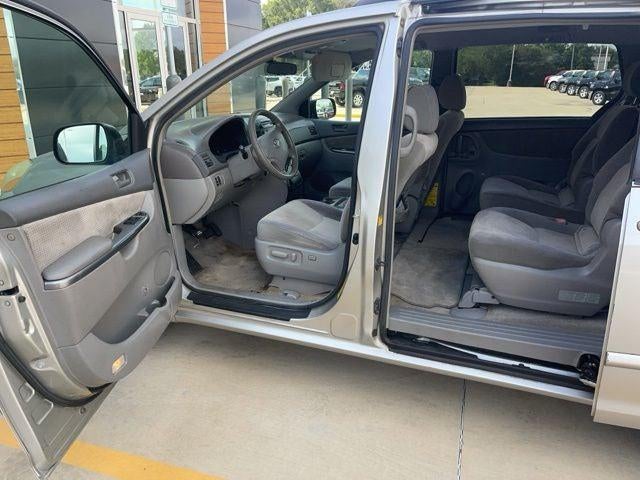 2006 Toyota Sienna Base