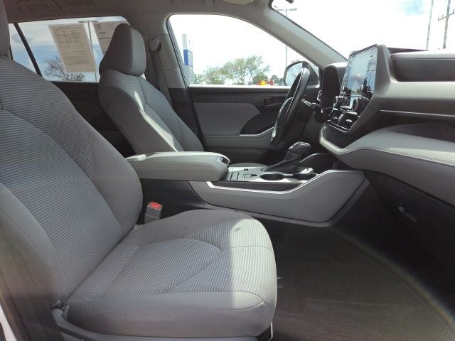 2020 Toyota Highlander LE