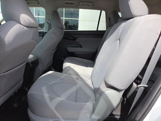 2020 Toyota Highlander LE