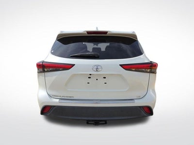 2020 Toyota Highlander LE