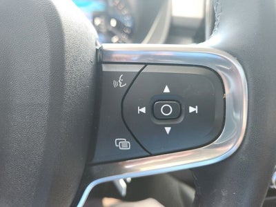 2023 Volvo XC40 B4 Plus Dark Theme