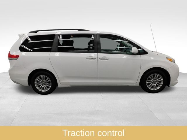 2014 Toyota Sienna XLE 7 Passenger