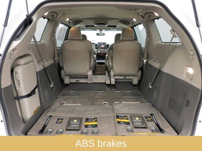 2014 Toyota Sienna XLE 7 Passenger