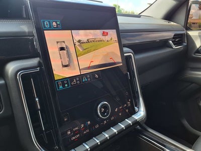 2025 GMC Yukon Elevation