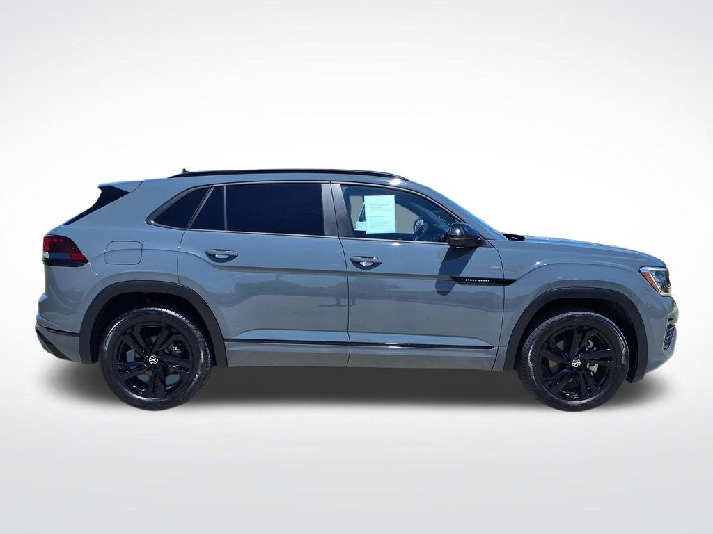 2025 Volkswagen Atlas Cross Sport 2.0T SEL R-Line Black