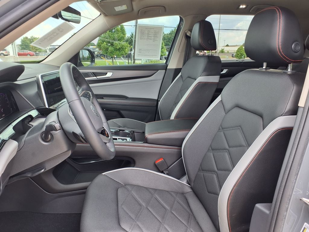 2024 Volkswagen Atlas 2.0T Peak Edition SE w/Technology