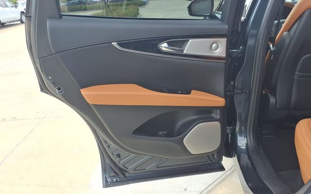 2022 Lincoln Nautilus Black Label