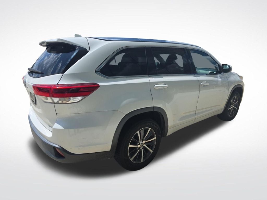 2018 Toyota Highlander Base