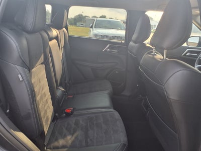 2025 Mitsubishi Outlander SE