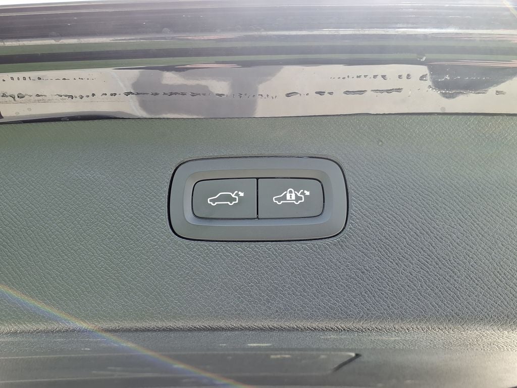 2024 Volvo XC90 B6 Plus Bright Theme 6-Seater