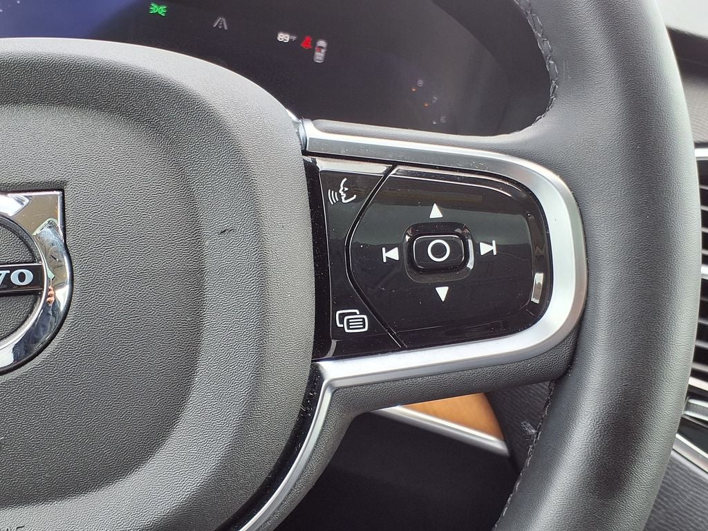 2024 Volvo XC90 B6 Plus Bright Theme 6-Seater