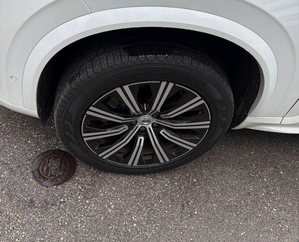 2025 Volvo XC90 B6 Plus 6-Seater