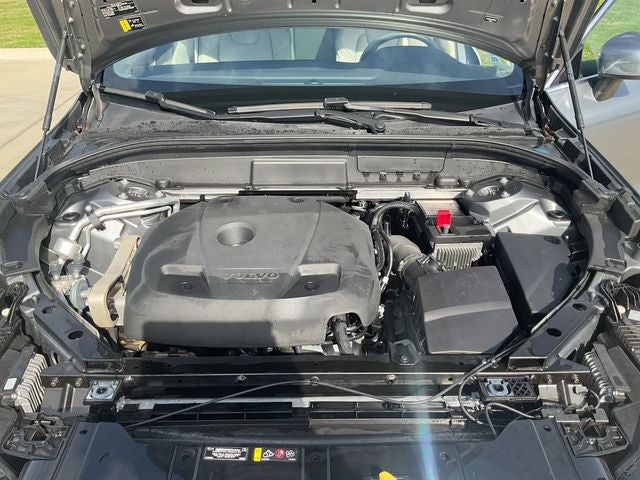 2021 Volvo XC60 T5 Momentum