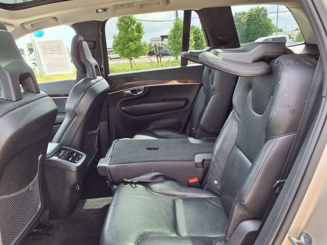 2016 Volvo XC90 T6 Momentum