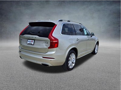 2016 Volvo XC90 T6 Momentum