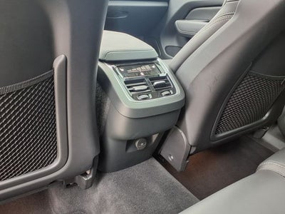 2023 Volvo XC60 B5 Ultimate Bright Theme