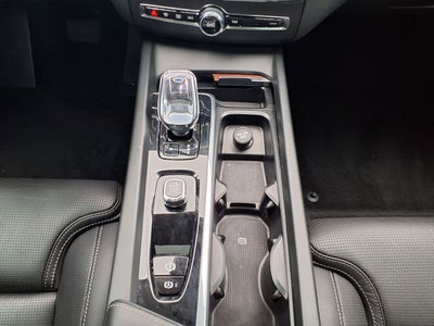 2023 Volvo XC60 B5 Ultimate Bright Theme