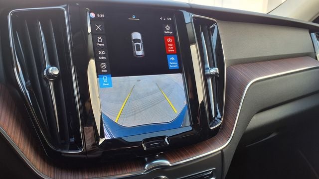 2023 Volvo XC60 B5 Plus Bright Theme