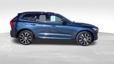 2023 Volvo XC60 B5 Plus Dark Theme