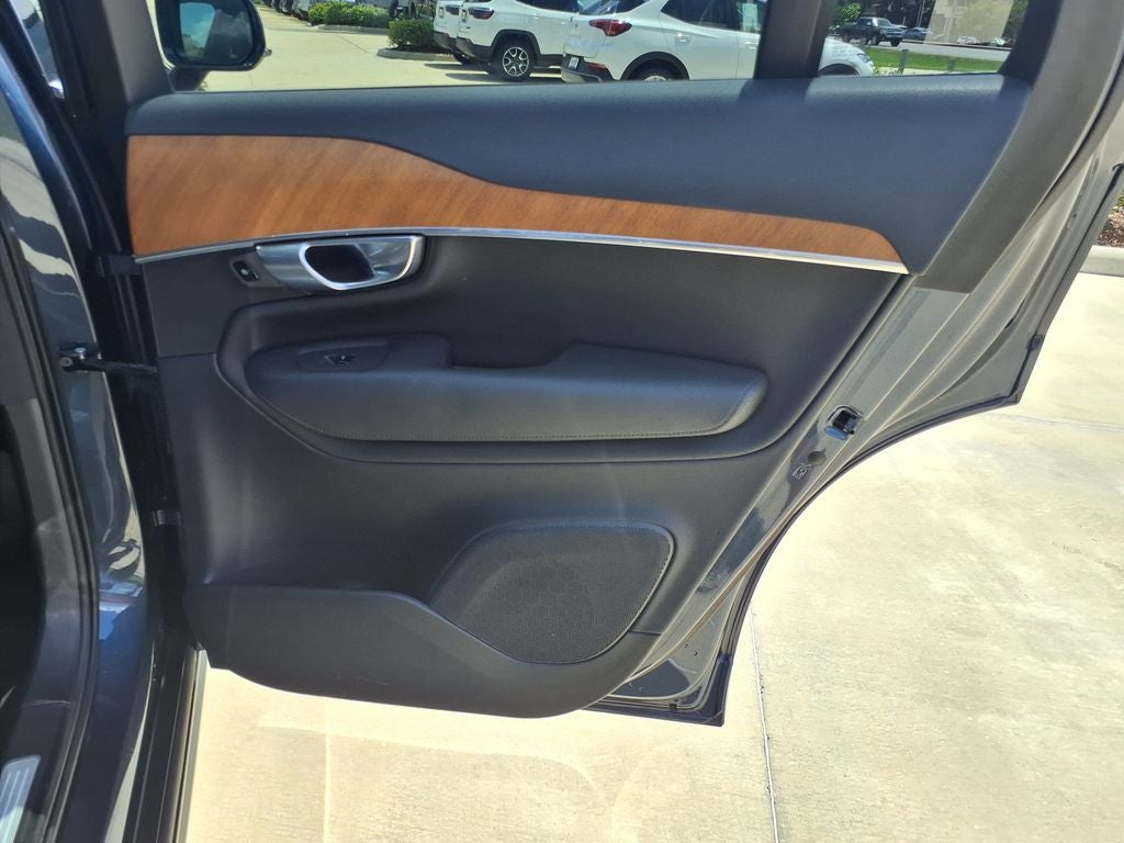 2024 Volvo XC90 B5 Plus