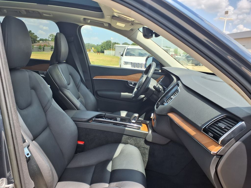 2024 Volvo XC90 B5 Plus