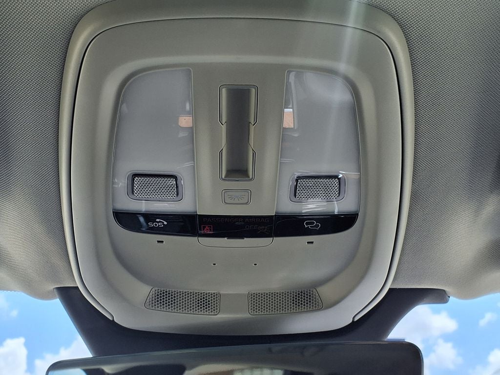 2024 Volvo XC90 B5 Plus