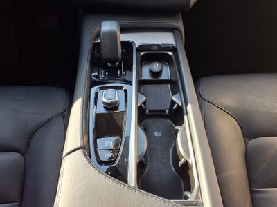 2024 Volvo XC90 B5 Core