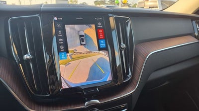 2024 Volvo XC60 B5 Plus Dark Theme