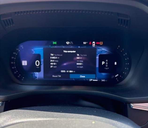 2024 Volvo XC60 B5 Plus Dark Theme