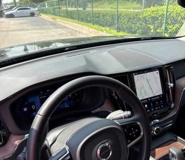 2024 Volvo XC60 B5 Plus Dark Theme