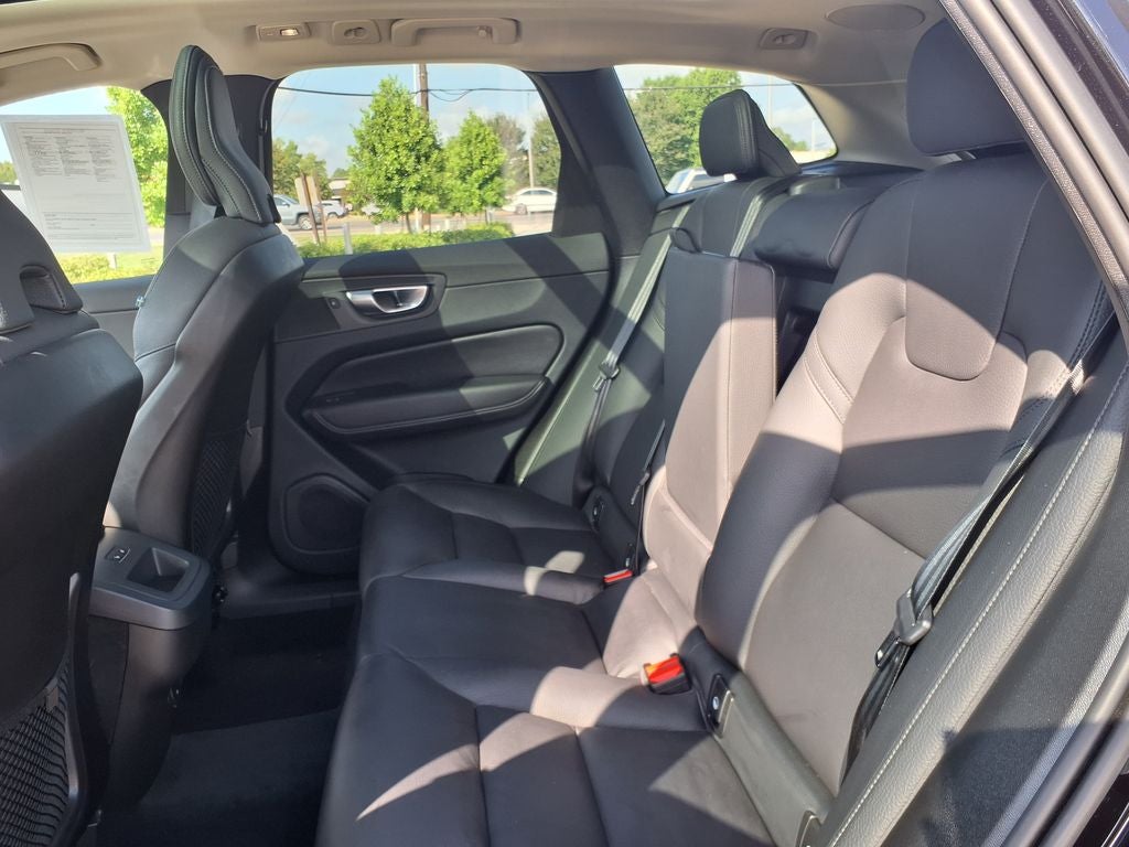 2024 Volvo XC60 B5 Plus Dark Theme
