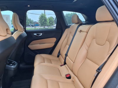 2024 Volvo XC60 B5 Ultimate Dark Theme