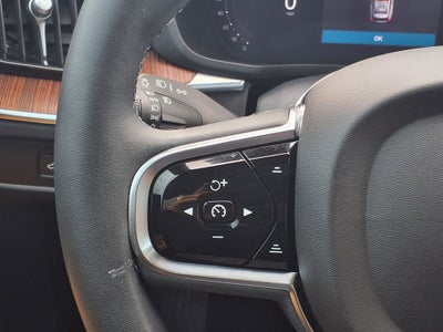 2024 Volvo XC60 B5 Ultimate Dark Theme