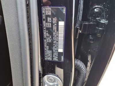 2024 Volvo XC60 B5 Ultimate Dark Theme